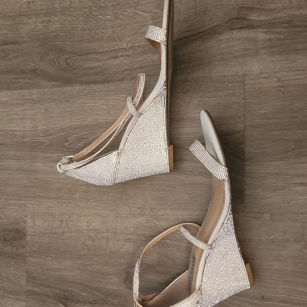 🌞2/$30 // STEVE MADDEN: Crystal Crisscross Strap Wedge Sandals - Picture 7 of 13